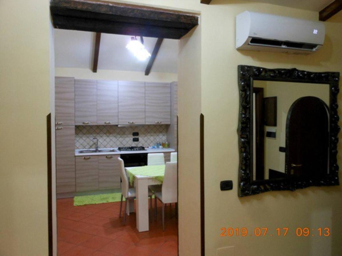 Home In Love: Vicoletto Dei Presepi Nápoles Exterior foto