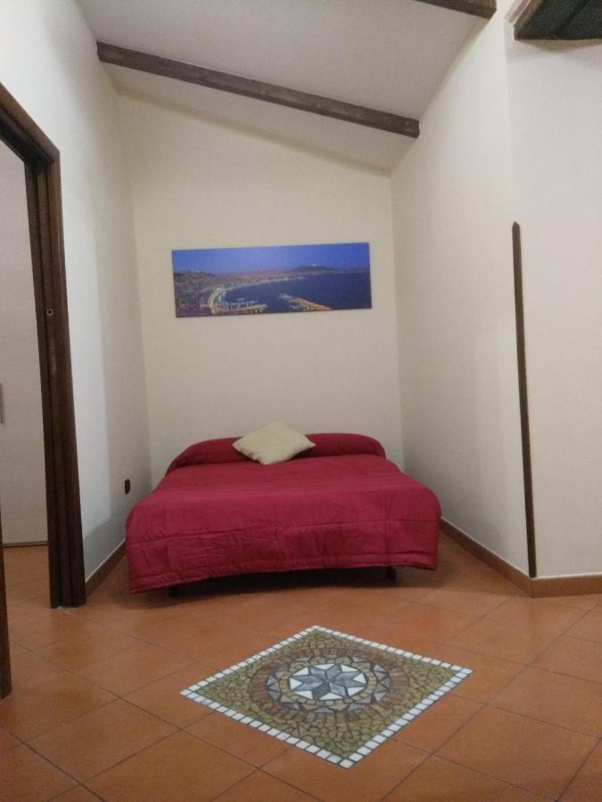 Home In Love: Vicoletto Dei Presepi Nápoles Exterior foto
