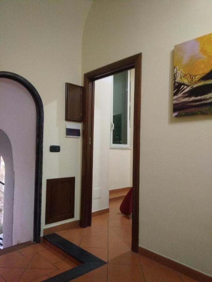 Home In Love: Vicoletto Dei Presepi Nápoles Exterior foto