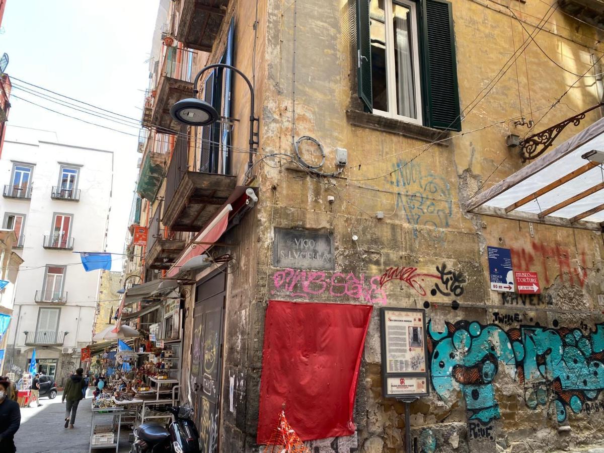 Home In Love: Vicoletto Dei Presepi Nápoles Exterior foto