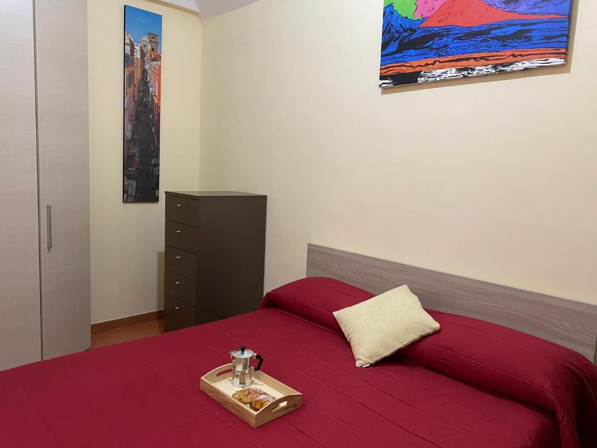 Home In Love: Vicoletto Dei Presepi Nápoles Exterior foto