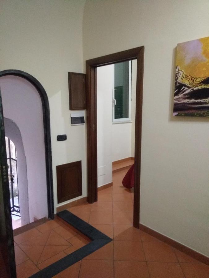 Home In Love: Vicoletto Dei Presepi Nápoles Exterior foto