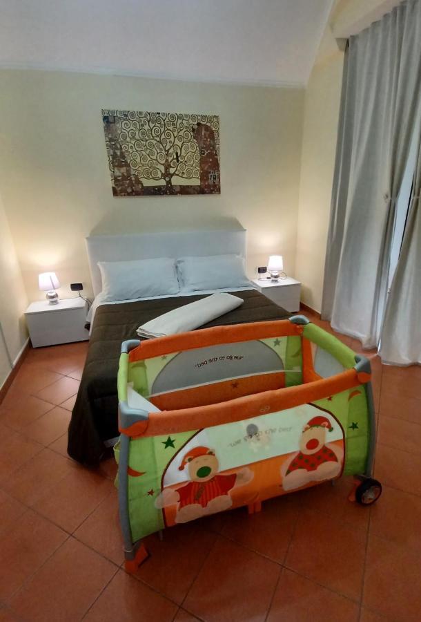 Home In Love: Vicoletto Dei Presepi Nápoles Exterior foto